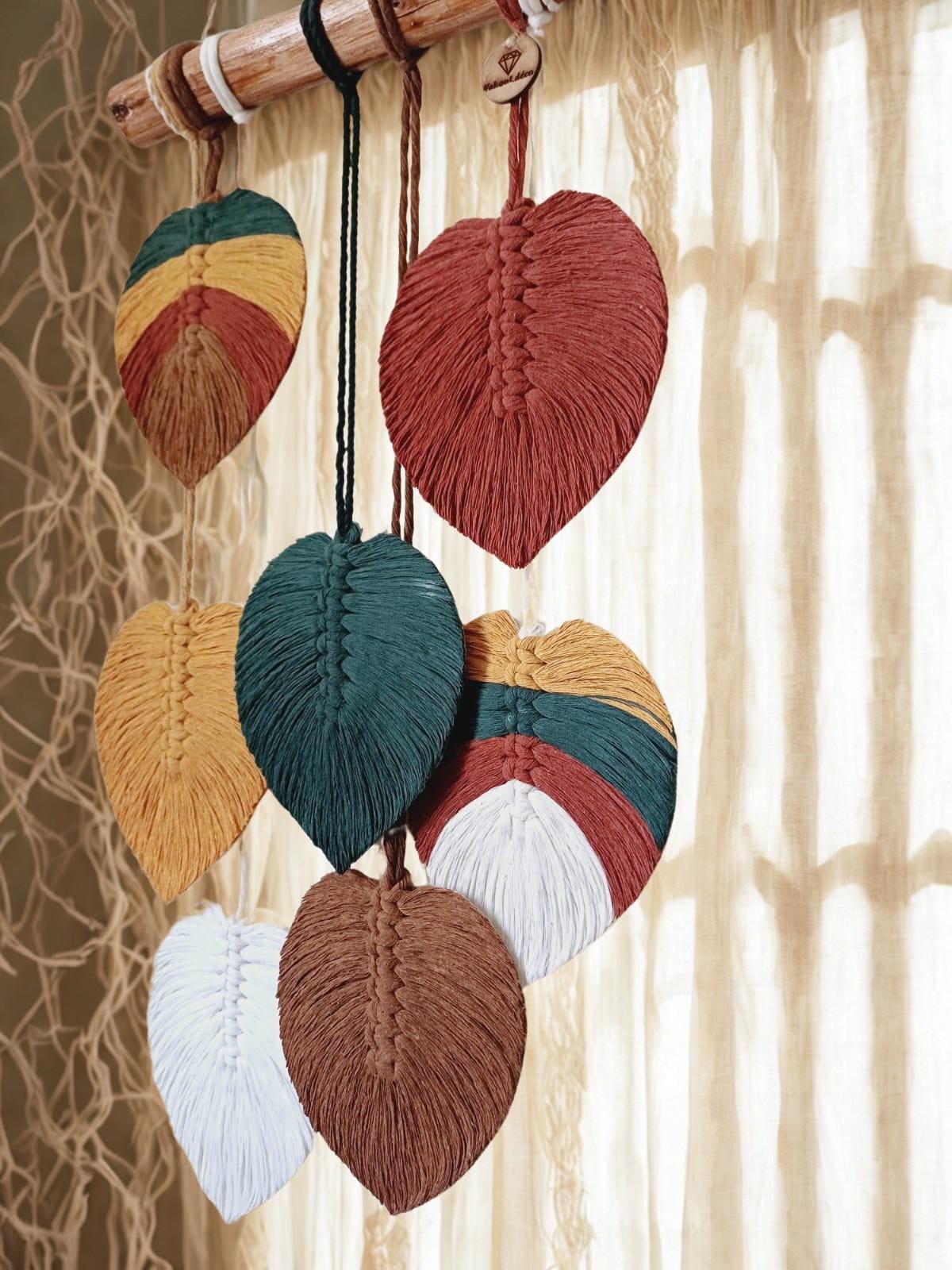 Suspension macramé artisanale avec feuilles en coton – fait main au Maroc