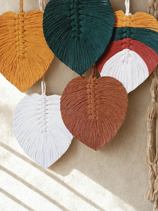 Suspension macramé artisanale avec feuilles en coton – fait main au Maroc

